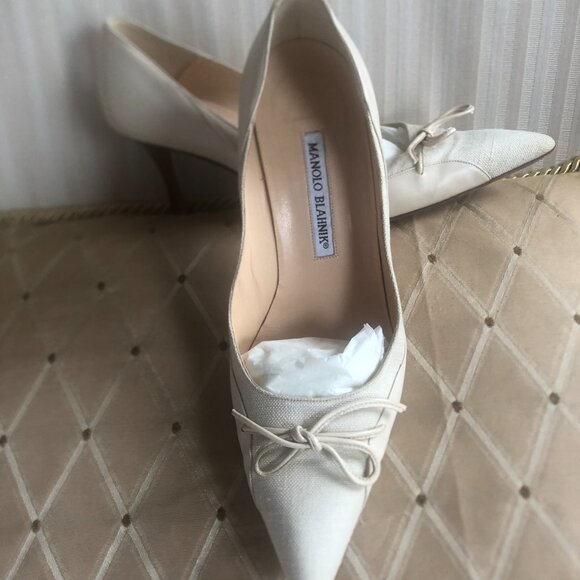 Authentic Manolo Blahnik shoes 38 1/2 Ivory/Cream leather, Linen at toe/trim EUC - Picture 7 of 10